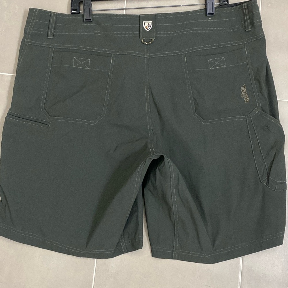 Men’s Kuhl 5121 Renegade Shorts Sz 40 x 10L